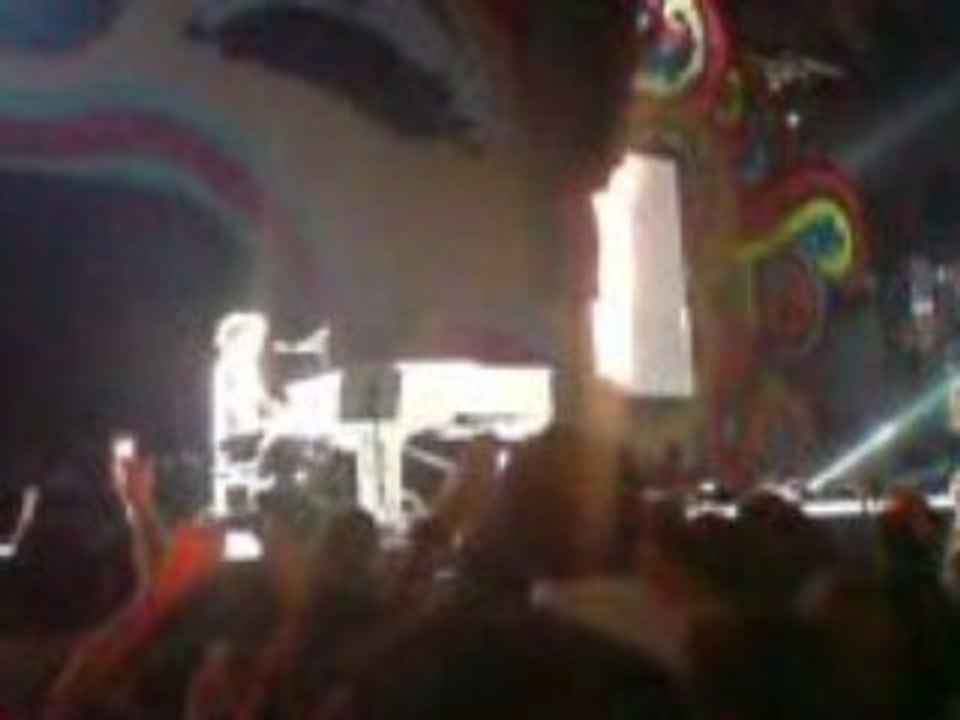 Mika Parc des Princes - Grace Kelly VF