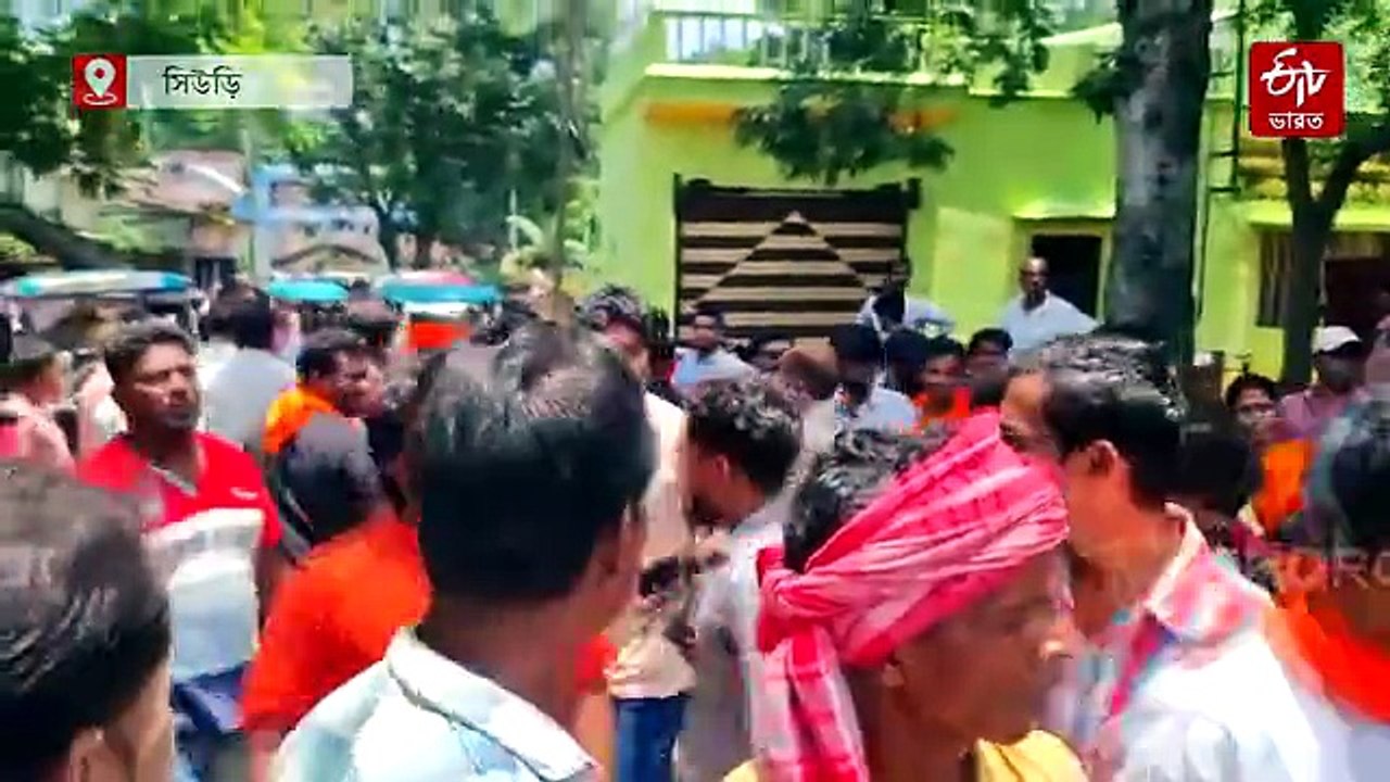 বিডিও অফিস চত্বরে তৃণমূলের পঞ্চায়েত প্রধানকে জুতোপেটা ! হল না সমিতির বোর্ড গঠন
