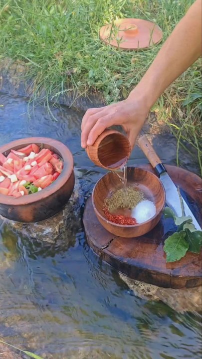 🌿 Peaceful Outdoor Cooking in Spring | Campfire Meal with Goats & Dogs 🐐🐕🔥Experience the beauty of spring with a peaceful outdoor cooking adventure. Surrounded by green landscapes, friendly goats, and loyal dogs, I prepare a delicious meal over a natu