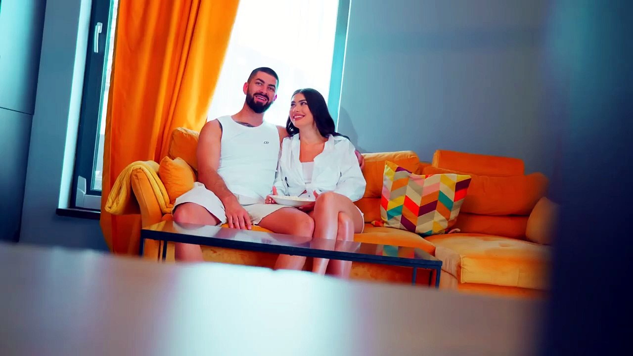 Adrian Tutu si Giulia - Tot pe tine te aleg (Oficial Video)