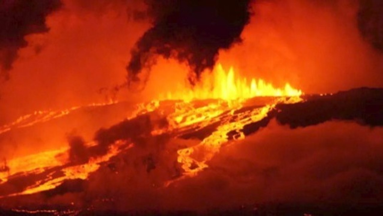 Galapagos Islands volcanoes may hide explosive magma