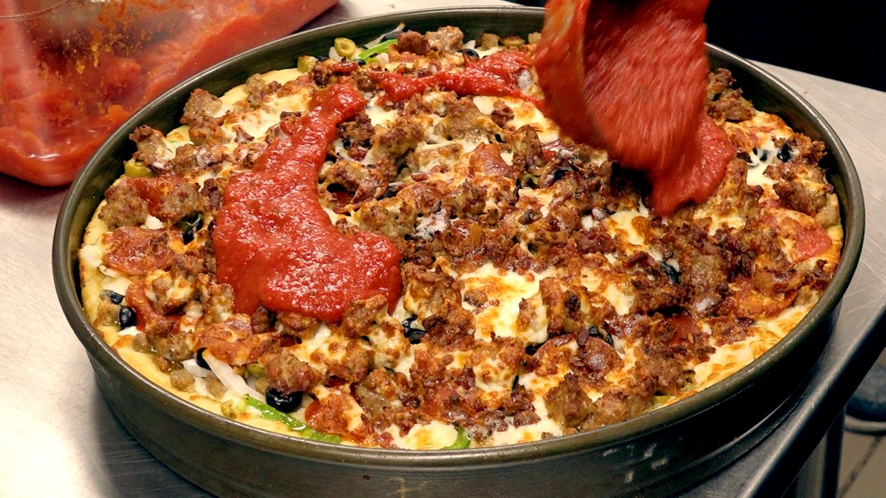 Rosati's Pizza: Authentic Chicago Deep Dish Now Here in Detroit! | At the Table with Tune-Up