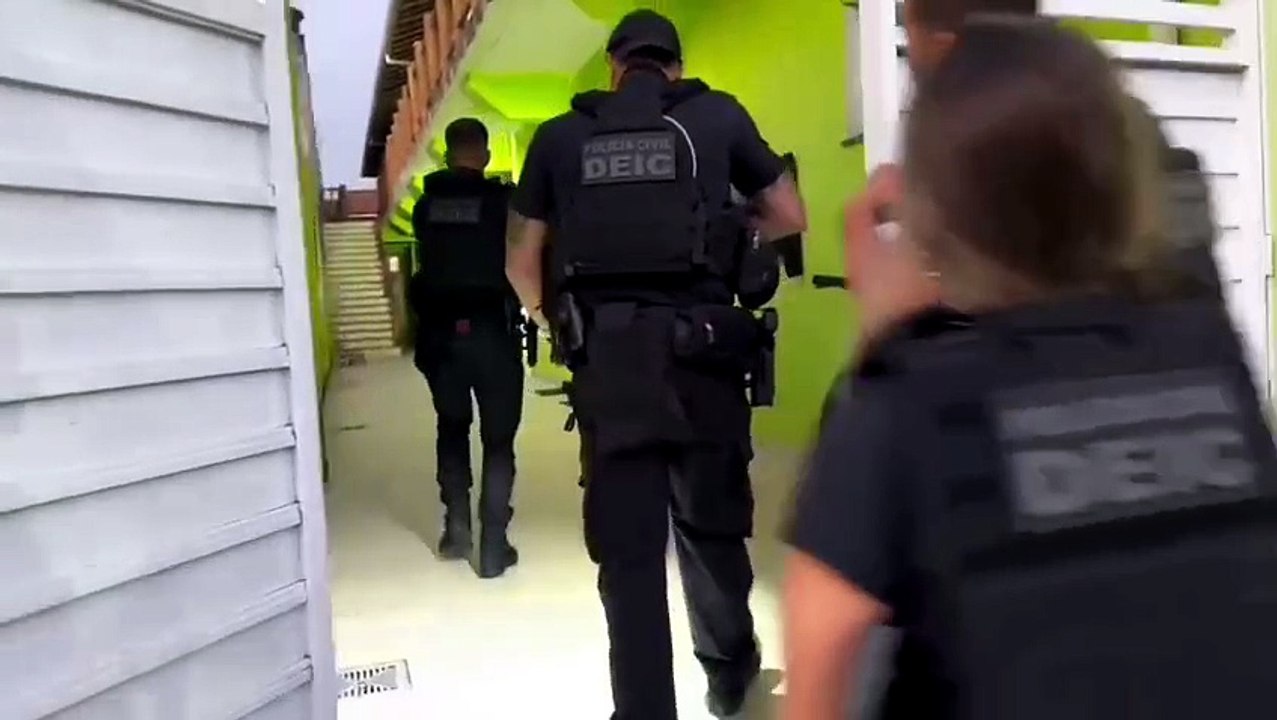Vídeo: Cerco policial na Bahia encurrala grupo que desviava, comercializava e adulterava veículos de locadoras