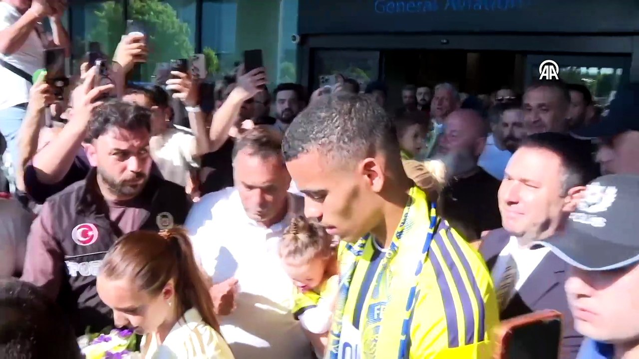 Fenerbahçe'nin yeni transferi Mason Greenwood, İstanbul'a geldi | Ajansspor | AA