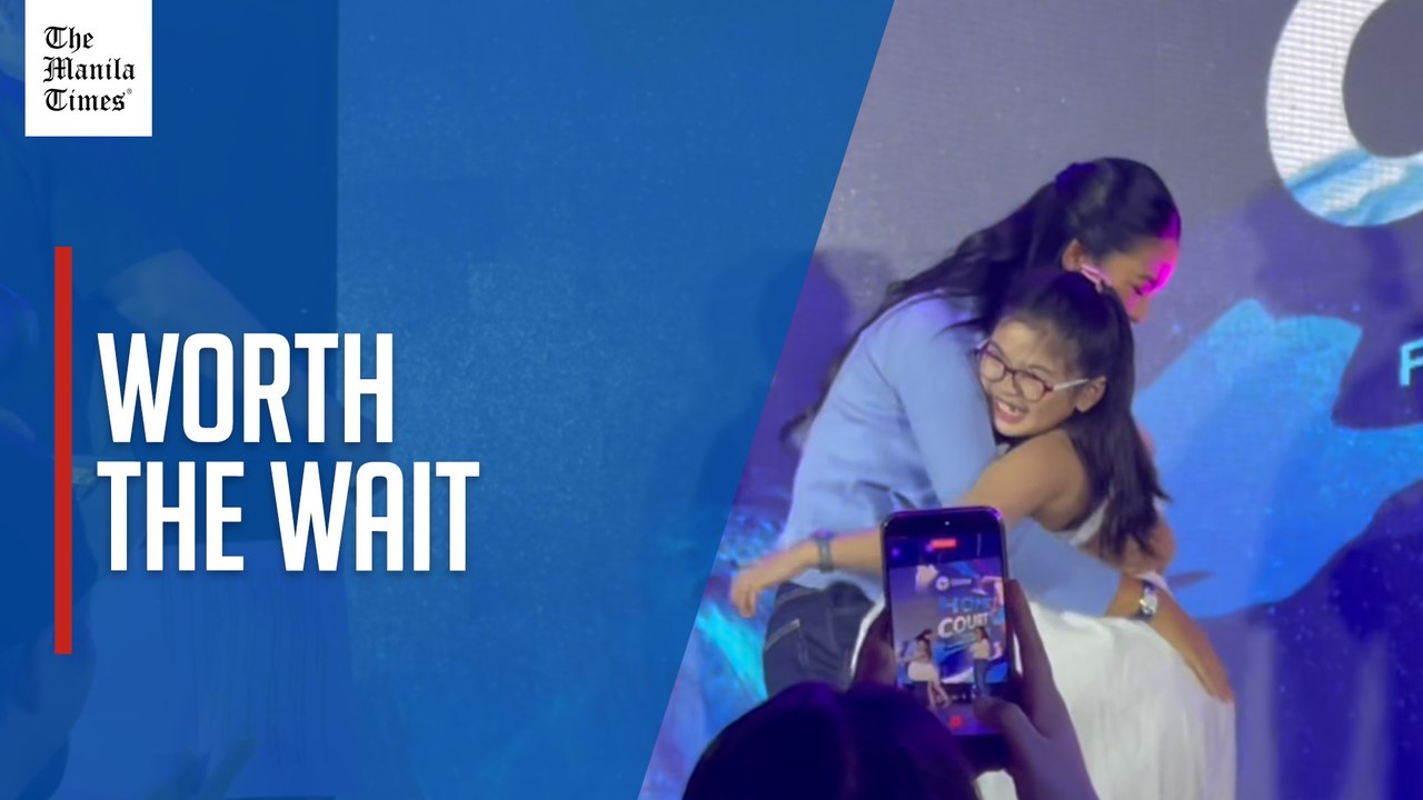 Alex Eala thanks supporters during Makati fan meet experience
