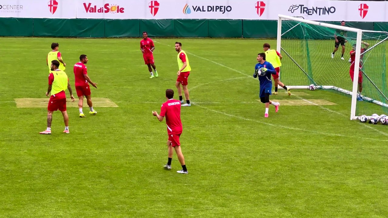 Qui Pejo, la grinta di Calabro durante la partitella