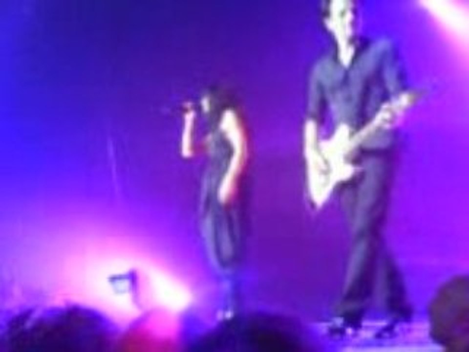 Jenifer J'attends L'amour (Caen Zenith 28 Mars 2008)