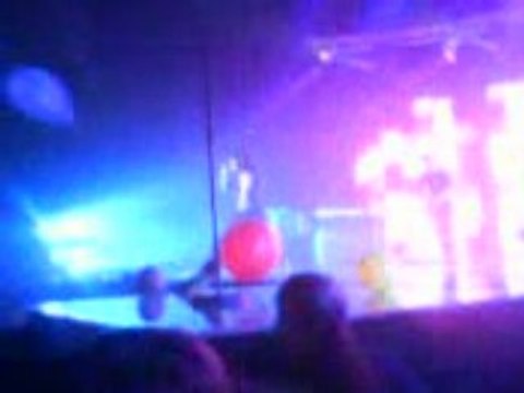 Jenifer Comme Un Hic (Caen Zenith 28 Mars 2008)