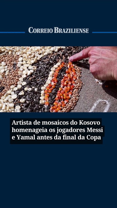 Artista de mosaicos do Kosovo homenageia os jogadores Messi e Yamal antes da final da Copa