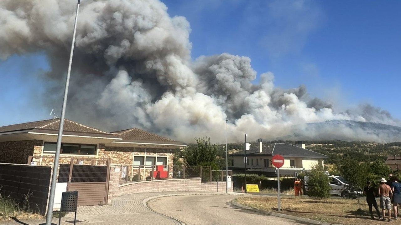 Activado en la Comunidad de Madrid el nivel 2 por un incendio forestal en Lozoyuela