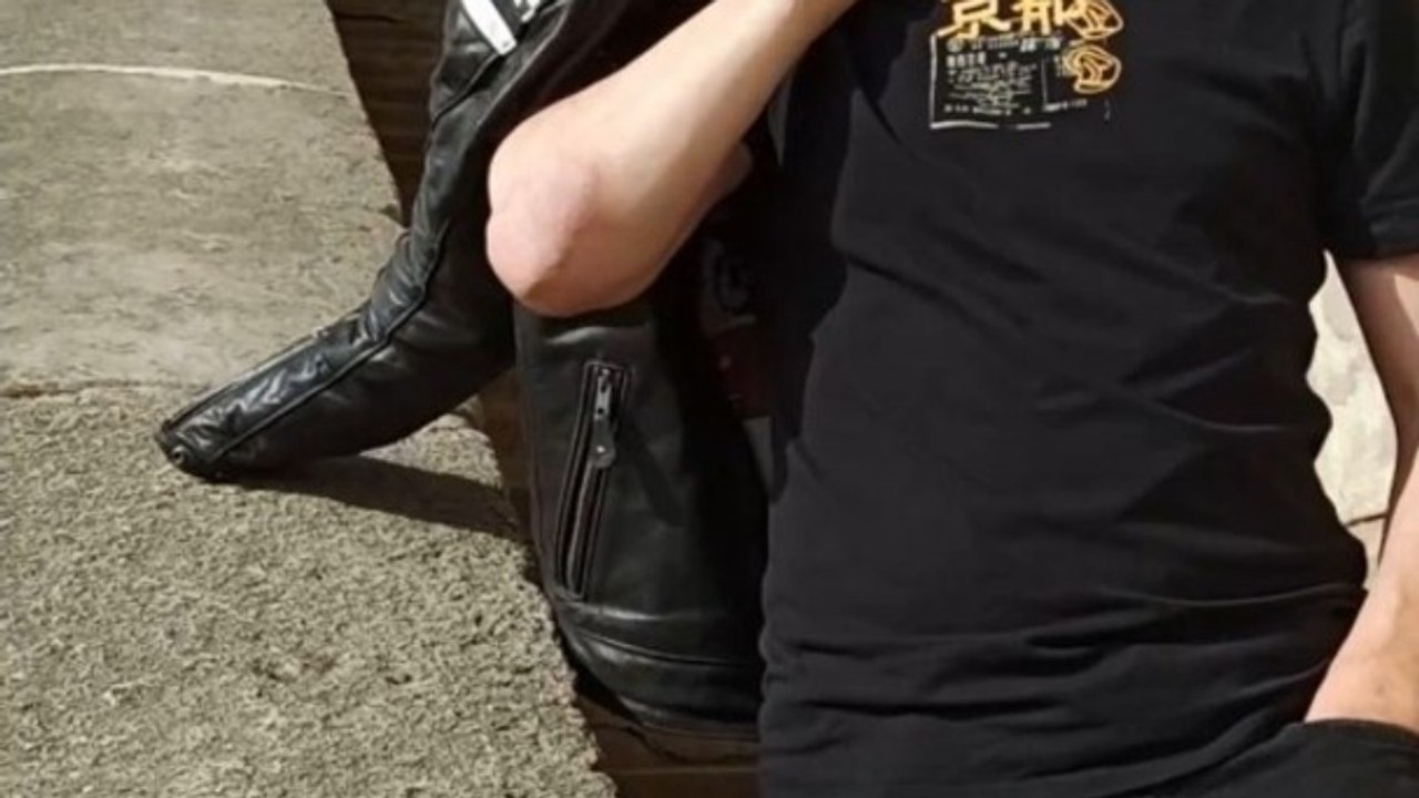 ➡️ Motolife : A Day in the Life / Paris (France) / Eminem « Not Afraid »