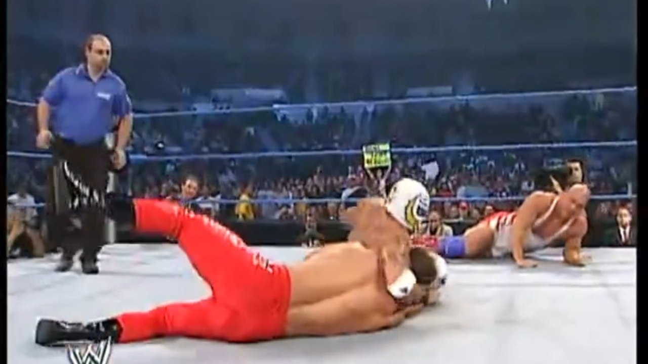 (ITA) Kurt Angle contro Chris Benoit contro Rey...