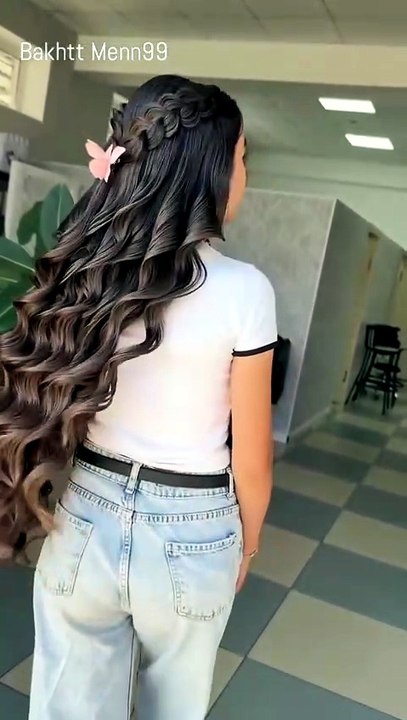 Pretty Curly Hairstyle