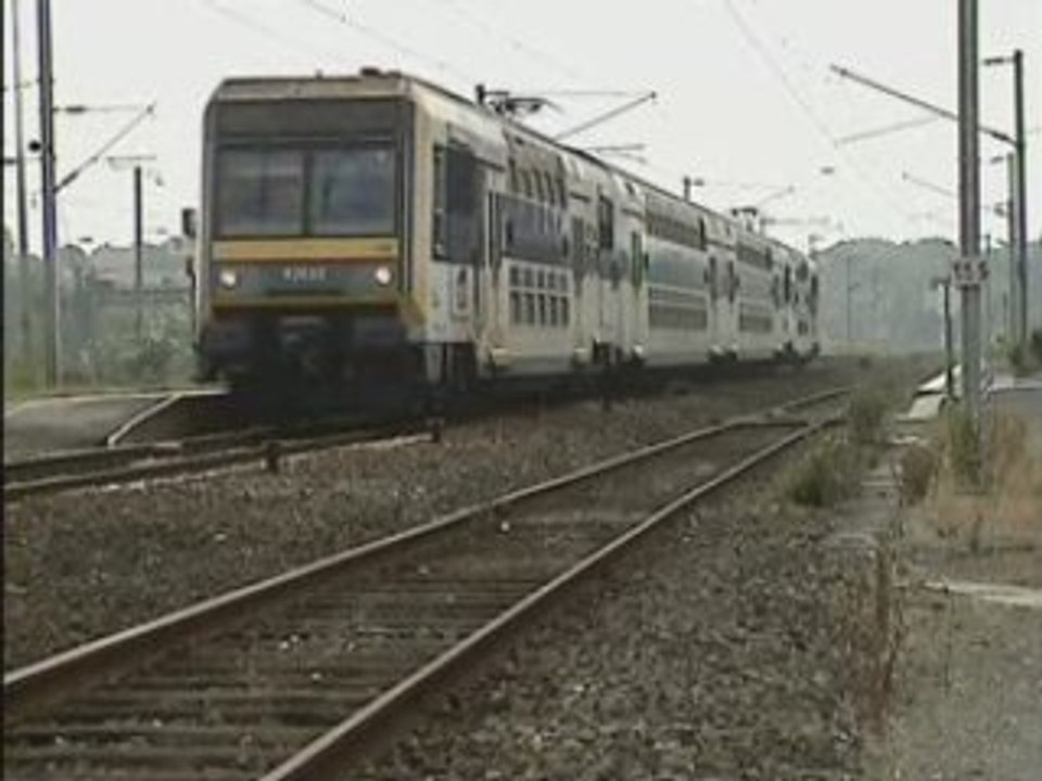 Z92053-843930-14H04-LILLE-AMIENS-LU02JUIN2008-ALBERT(80)
