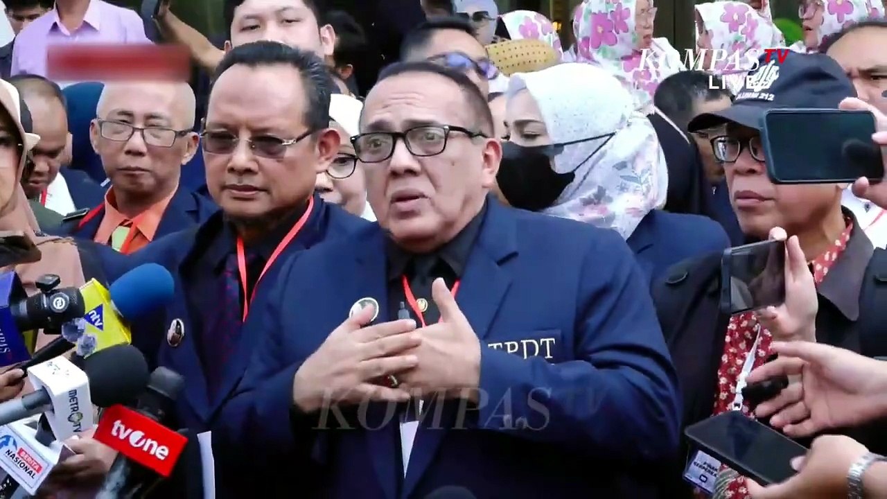 Dokter Tifa Ungkit Jokowi Tak Pernah Mengaku Lulusan UGM Sebelum Momen di Tahun 2017