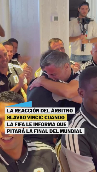 La reacción del árbitro Slavko Vincic cuando la FIFA le informa que pitará la final del Mundial