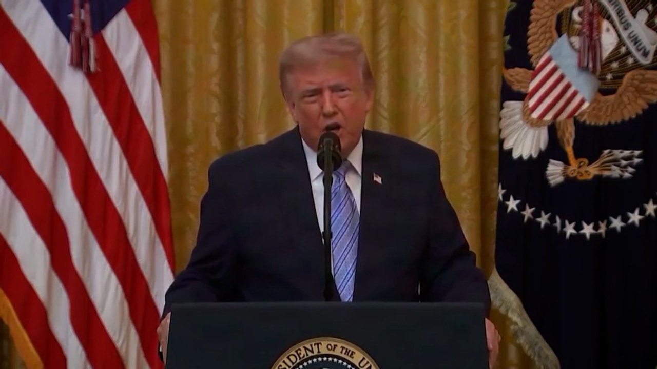 Trump desclasifica informes de la CIA que "prueban que el sistema electoral ha sido manipulado" y acusa a China