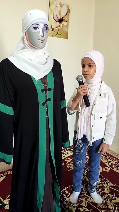 اسألوها ع الهواء وتجاوبكم باللغتين.. لايف مع الروبوت "يسر" أول واعظة دينية من اختراع الطفلة نور ابنة الشرقية