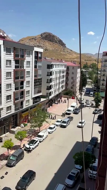 Van'da iki grup arasında kavga: Kameralara yansıdı