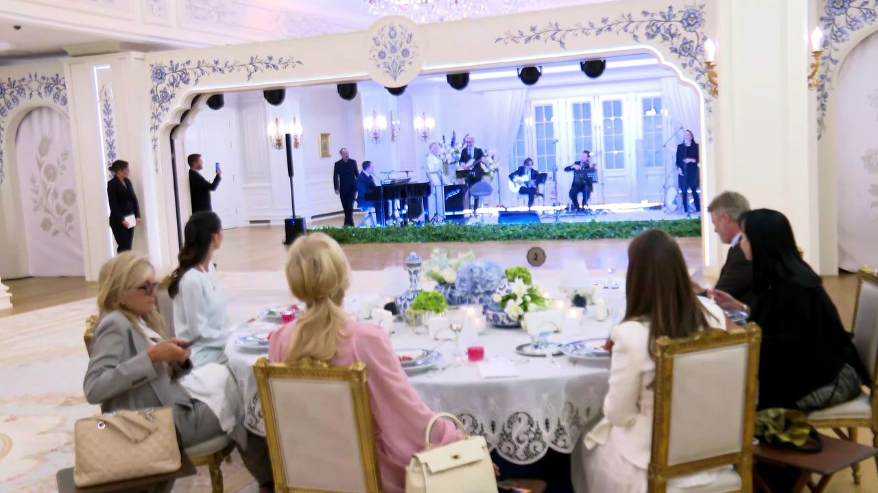Süperstar şarkılarını First Lady'ler için söyledi