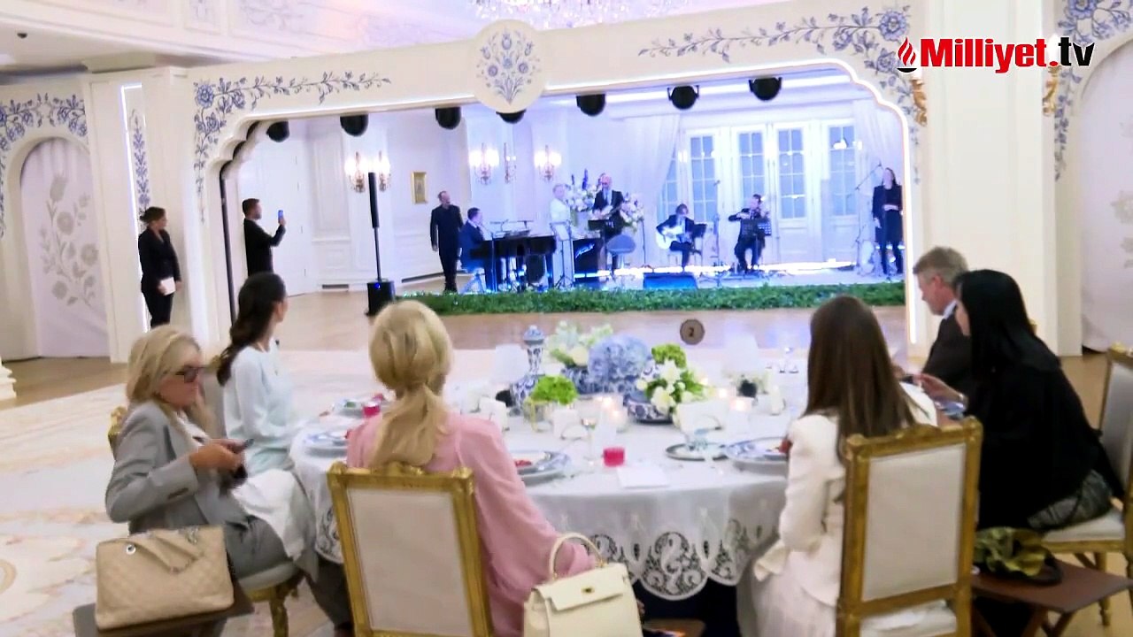 Süperstar şarkılarını First Lady'ler için söyledi