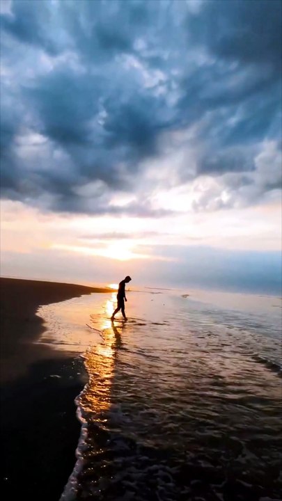 Your Presence Lifts Me Up — A Worship Song That Restores the Heart