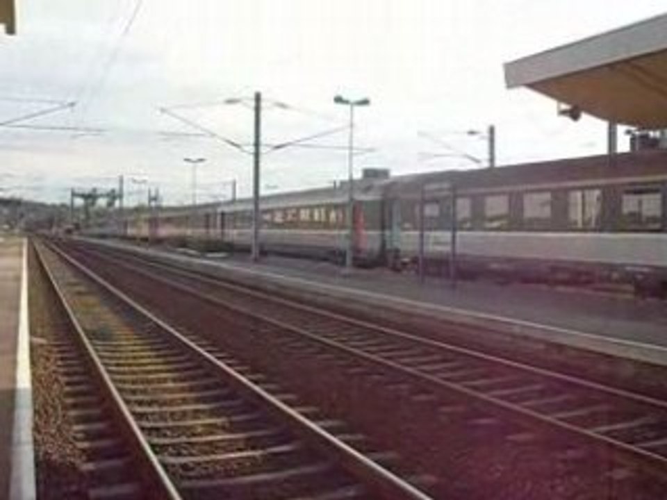 um de bb 67484 et bb 67608 avec 9 voitures CIC