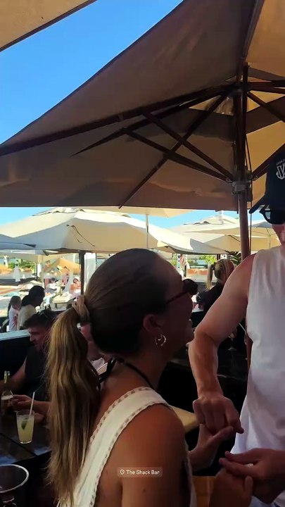 McTominay si gode le vacanze con la sua compagna e gli amici in Portogallo VIDEO