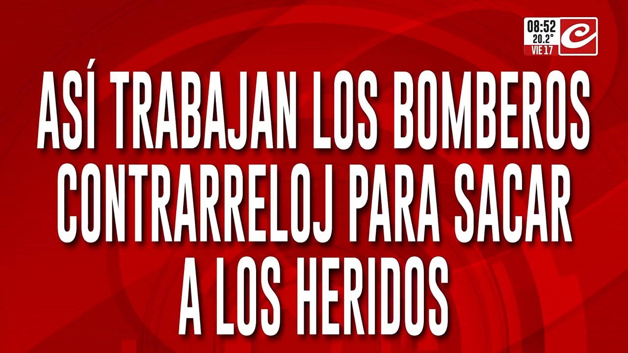 Micro volcado en Carmen de Areco: así trabajan para rescatar a los heridos