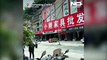 Спасатели в Китае спешат найти людей после оползня