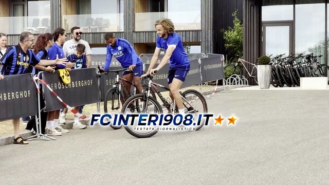 VIDEO FCIN1908 / Inter, Massolin e Diouf con i tifosi per autografi e foto
