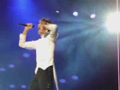 Mika Virgin Show Stuck In The Middle