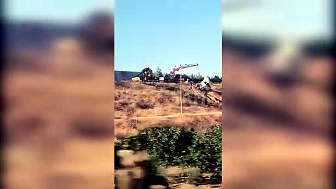 Suruç'ta Kontrolden Çıkan Tır Şarampole Uçtu: 1 Ağır Yaralı
