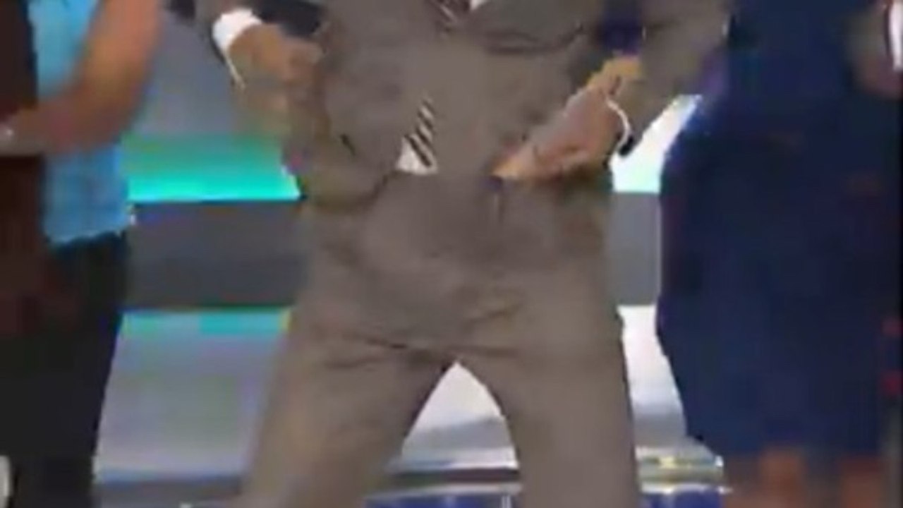 Steve Harvey’s Best Fast Money Reaction on Family Feud