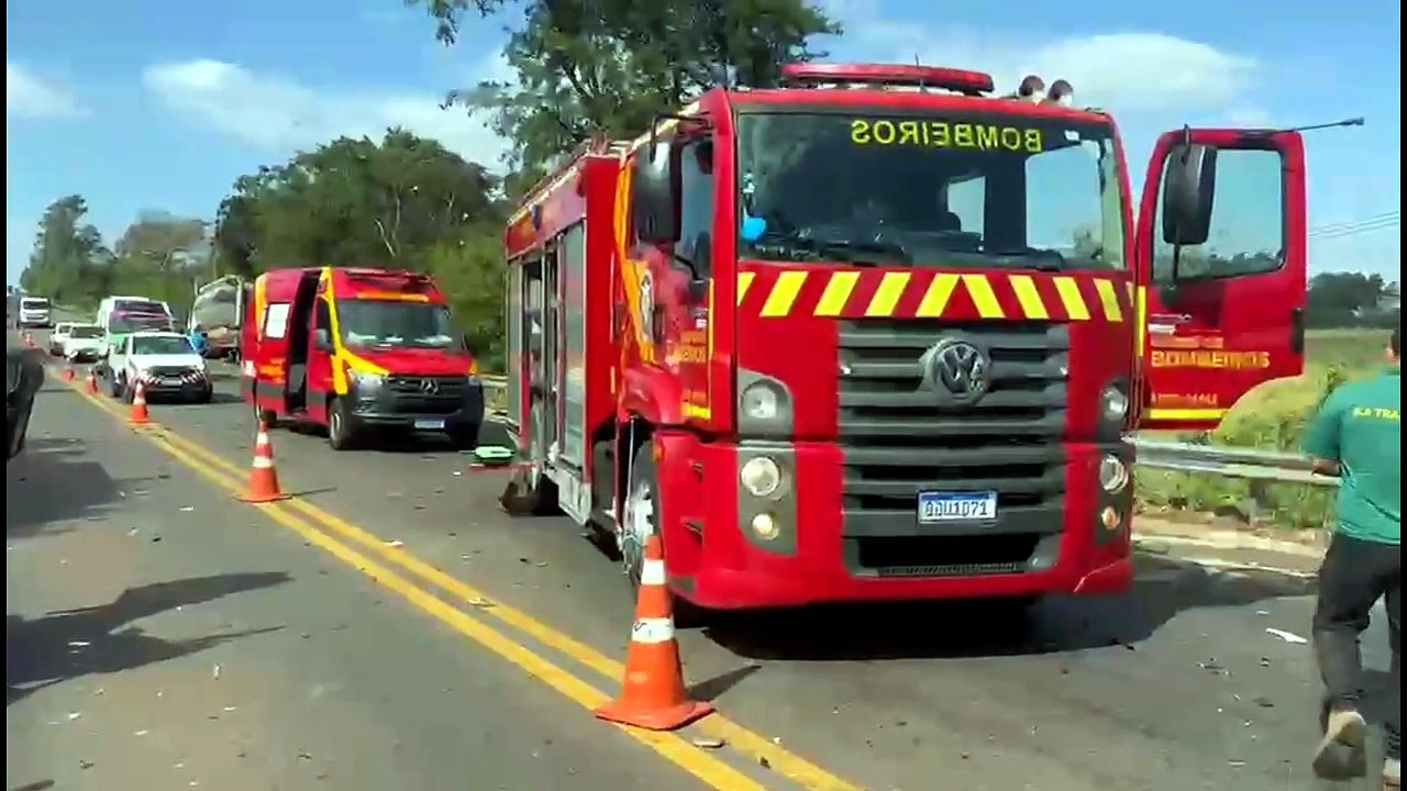 Estudante de Medicina fratura o fêmur após acidente entre Perobal e Cafezal do Sul