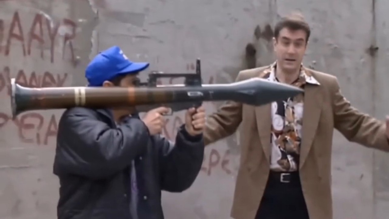 Eleman, Kültigin ve Adamlarını Haşat Ediyor (Kaygısızlar)