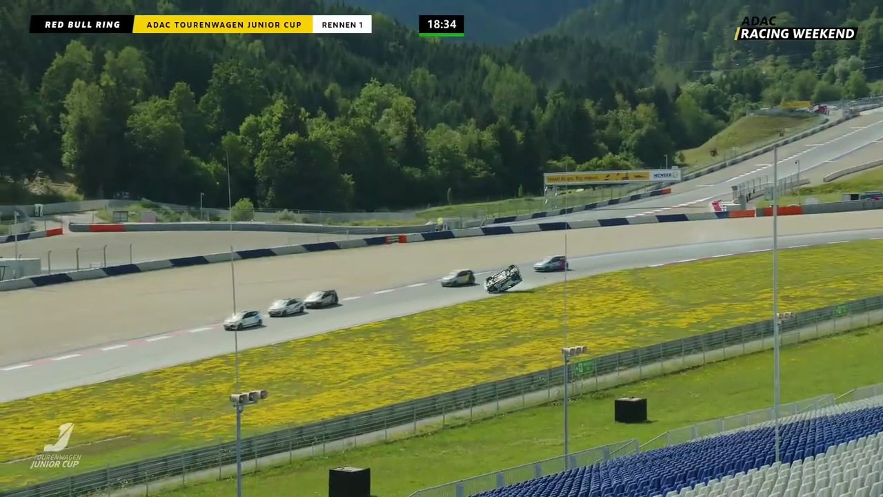 ADAC Tourenwagen Junior Cup 2026 Spielberg Race 1 Start Neuhaus Flips