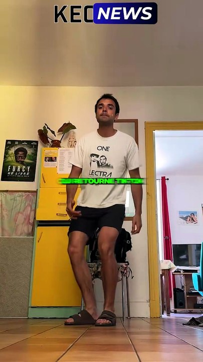 MAIS QUI EST CE MEC QUI RETOURNE TIKTOK AVEC SE...
