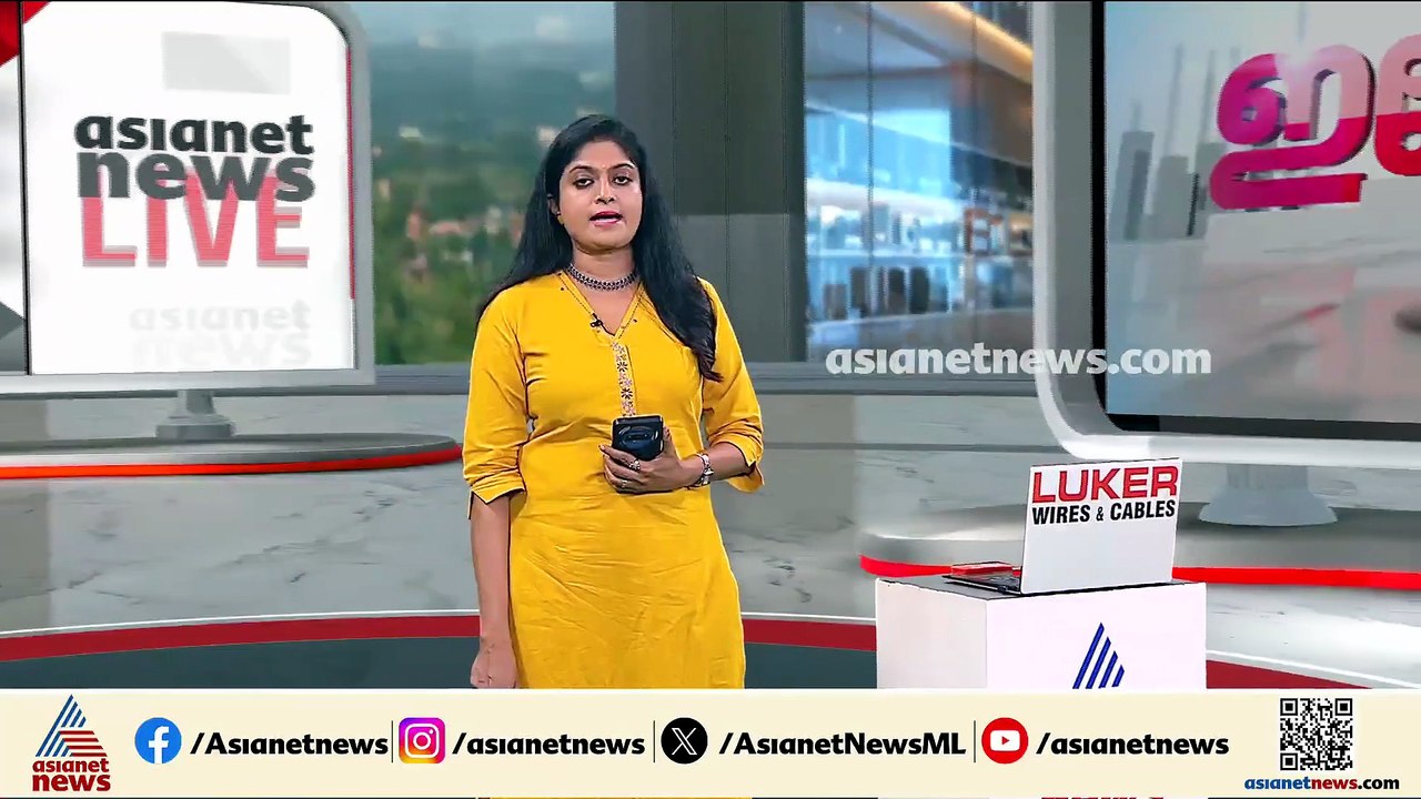 പ്രസംഗത്തിനിടെ അലോഷ്യസ് സേവ്യറിന് കൈ കൊടുത്ത് വി.എം സുധീരൻ