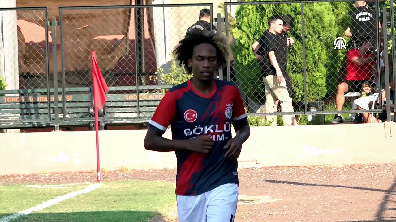 Sudanlı annenin Yörük oğlu Ahmet futbol kariyerinde ilerlemek istiyor | Ajansspor | AA