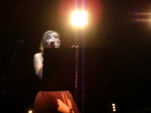 Laure Milan un semblant d'amour à l'Olympia