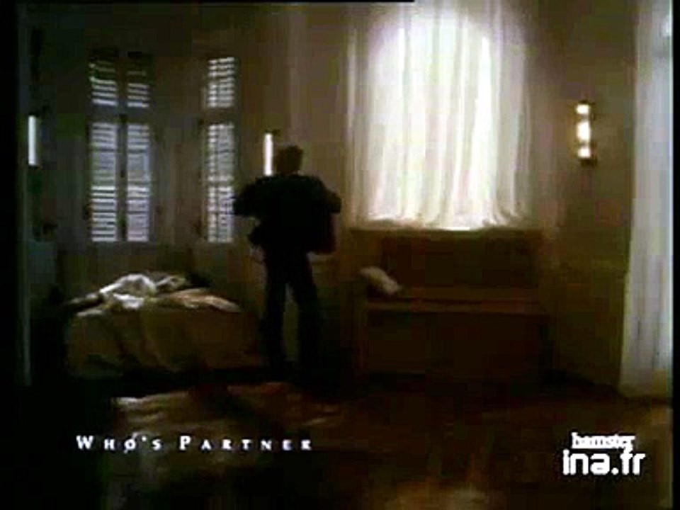 1991 - Johnny Hallyday : publicité du parfum Retiens la nuit diffusée sur TF1 et d'autres chaînes (1er Décembre)