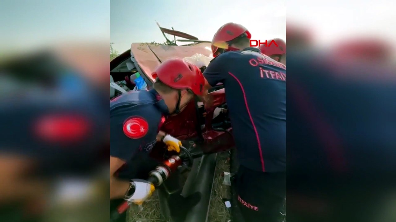 Otomobil bariyerlere çarptı; 1'i çocuk, 5 yaralı