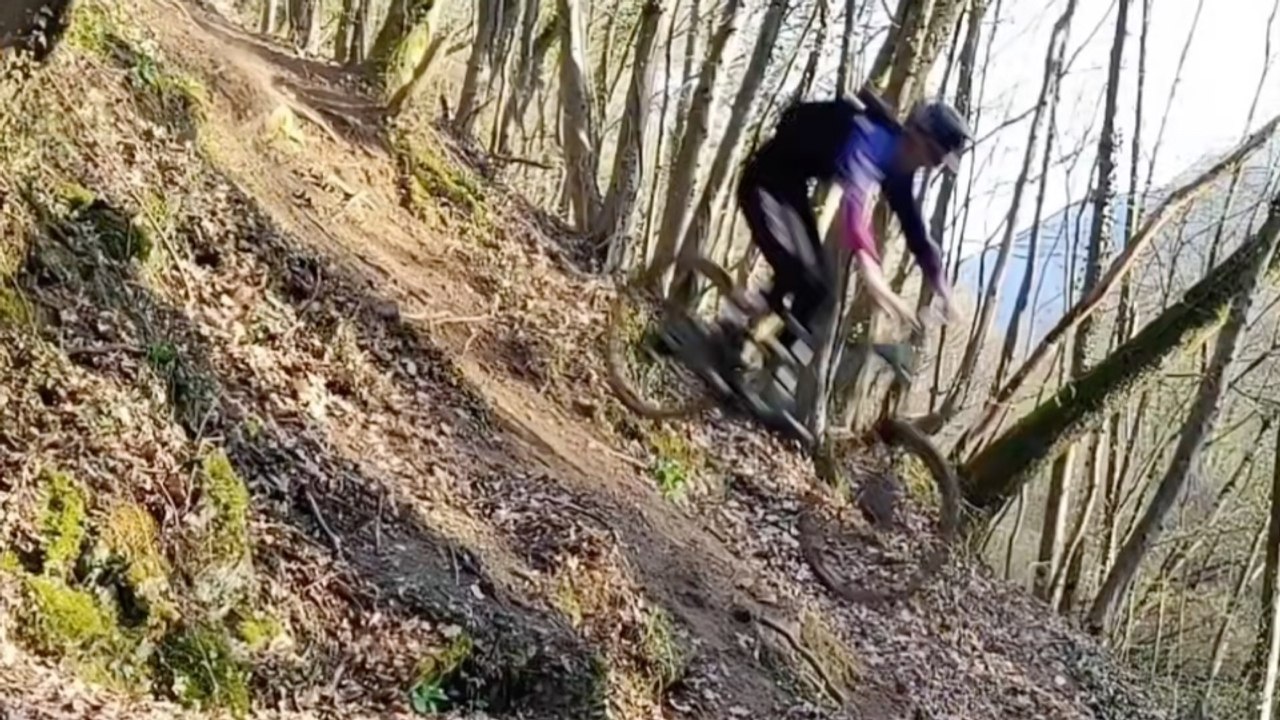 🚀 Je m'envole en VTT Enduro 😱 #velo #vtt #enduromtb #mtb