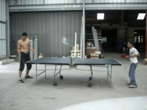 Moi et romain ki jou au ping pong