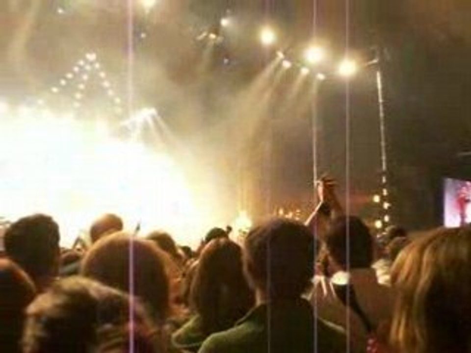 YAEL NAIM SOLIDAYS 2008 FAIT CHANTER LE PUBLIC