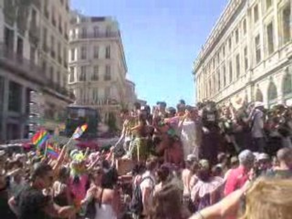 gay pride 2008 de marseille char du spatacus