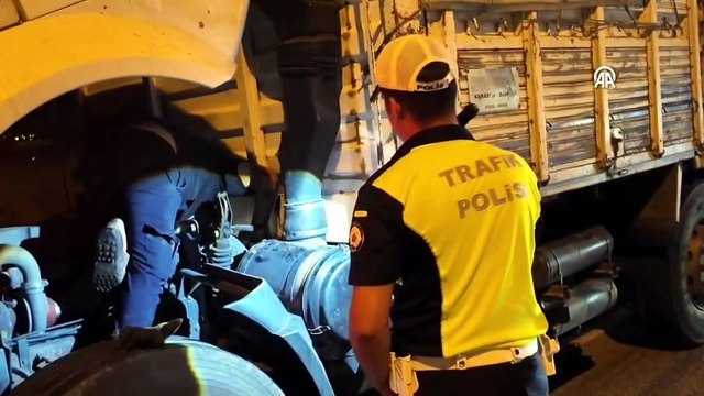 Bursa\'da freni patlayan kamyon paniğe neden oldu
