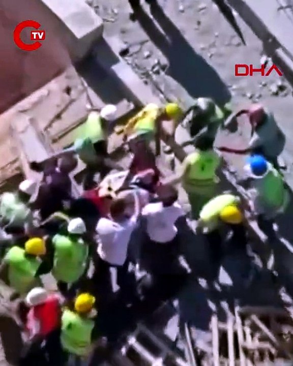 Beylikdüzü'nde inşaattan düşen işçi hayatını kaybetti