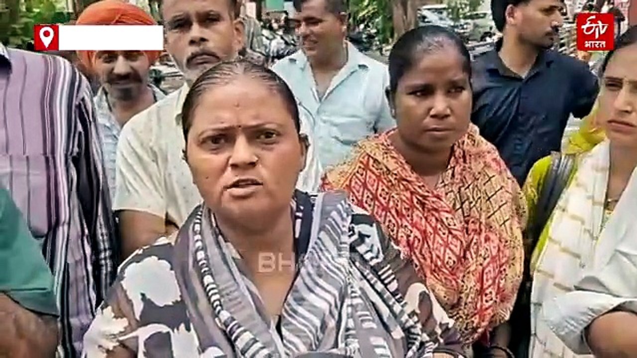 चंडीगढ़ में स्ट्रीट वेंडरों का प्रदर्शन, नई ड्रॉ प्रक्रिया का विरोध, नगर निगम कार्यालय के बाहर की नारेबाजी